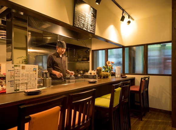 鉄板焼き＆お好み焼き どーなが
